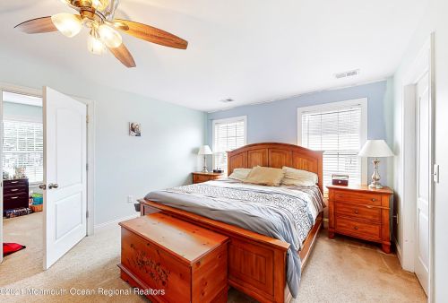 386 Hopedale Dr, Berkeley Township NJ  08721-2781 exterior