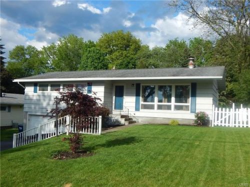 114 Camillus Park Dr, Split Rock, NY 13031-1302