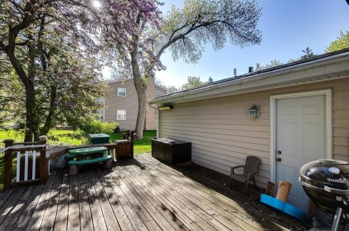 8840 Elgin Pl, Minneapolis, MN 55427-3255