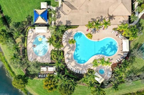 6633 Marbella Ln, Naples FL  34105-5048 exterior