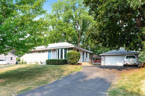 736 Bartelmy Ln, Saint Paul, MN 55119-3859
