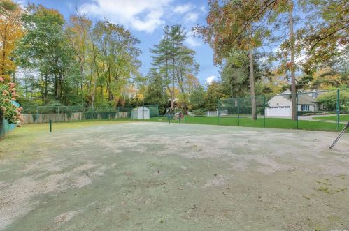 8 Emerson Rd, Muttontown NY  11545-3116 exterior