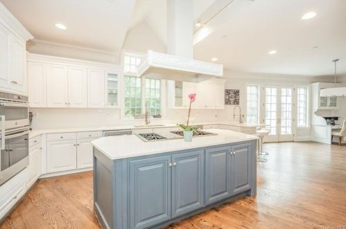 94 Haights Cross Rd, Chappaqua NY  10514-2911 exterior