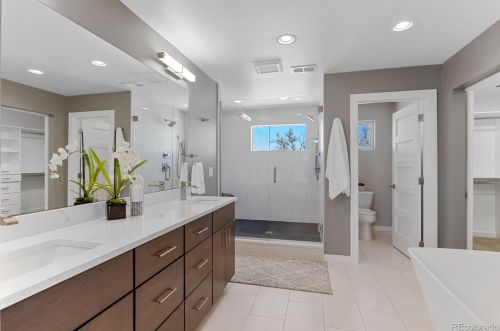 1140 Cook St, Denver CO 80205-5010 exterior