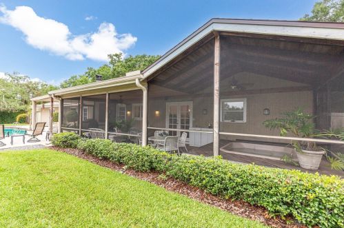 1610 King Arthur Cir, Maitland FL  32751-5818 exterior