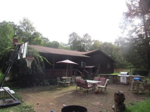 140 La Valley Farm Ln, Rockwood, PA 15557-5836