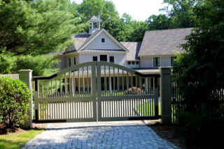 38 Kellogg Hill Rd, Weston, CT 06883-2620