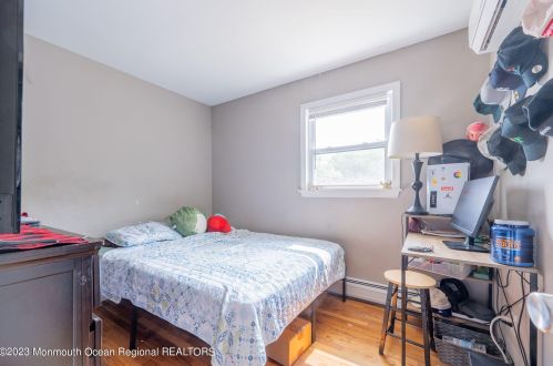 451 Middle Rd, Hazlet NJ  07730-2483 exterior
