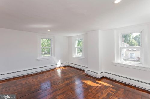 984 Lansdale Ave, Lansdale PA  19446-1620 exterior