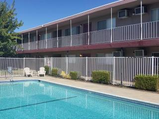 4661 Orange Grove Ave, Sacramento CA  95841-4206 exterior