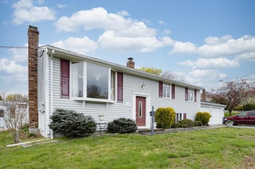 17 Doyle Dr, Ansonia, CT 06401-2562
