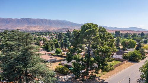 1002 Magnolia Ave, Beaumont CA  92223-1837 exterior