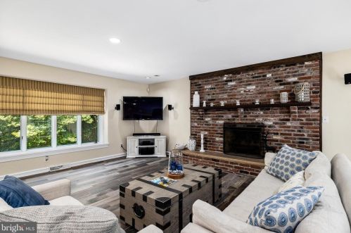 801 Thomas Ave, Riverton NJ  08077-1030 exterior