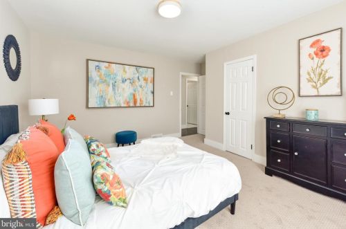 1102 Cumberland Ave, West Deptford NJ  08096-3041 exterior