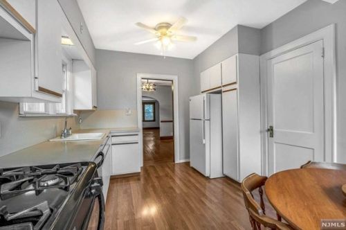 491 James St, N Milford NJ  07646-1023 exterior