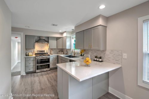 91 Bank St, Tinton Falls NJ  07701-1306 exterior