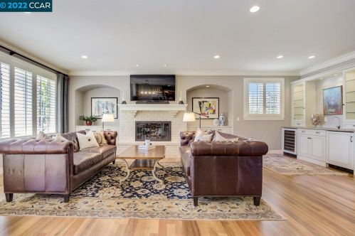 695 Blue Spruce Dr, Danville CA  94506-4525 exterior