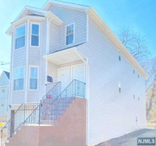 242 Rosa Parks Blvd, Paterson, NJ 07501-1624