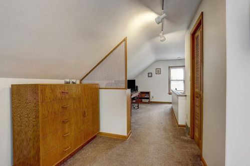 523 112, Milwaukee WI 53226-4132 exterior