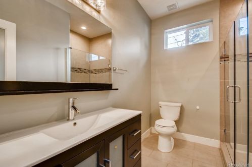 2111 Franklin St, Denver CO 80205-3905 exterior