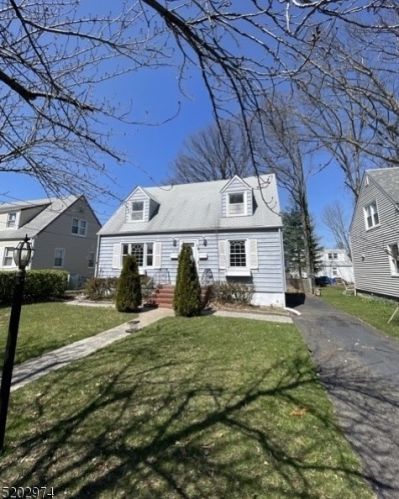 512 Spruce Ave, Garwood, NJ 07027-1222