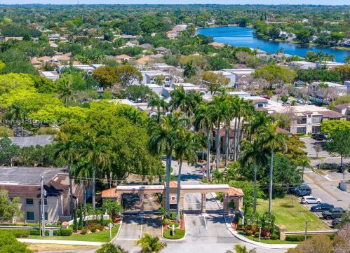 11728 12th St, Hollywood FL  33026-3841 exterior