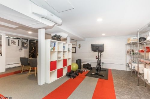 7 Potter Ct, Montclair NJ  07043-1514 exterior