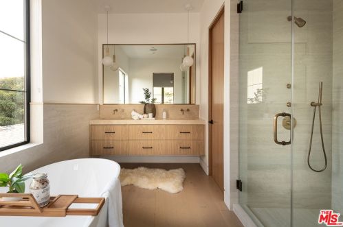 4552 Wortser Ave, North Hollywood CA  91604-1015 exterior