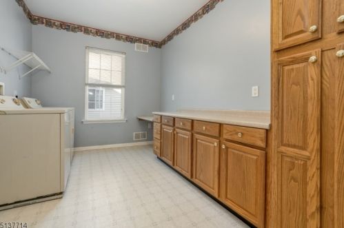 65 Kensington Cir, Belvidere NJ  07823-1700 exterior