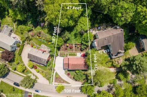 719 Pinetree Rd, Pittsburgh, PA 15243-1043