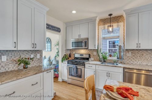 57 Barberie Ave, Monmouth Hills NJ  07732-1518 exterior