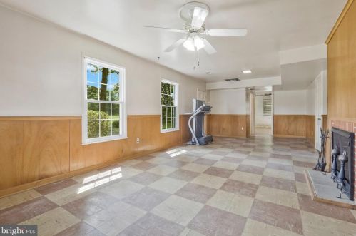 7905 Jansen Dr, Springfield VA 22152-2412 exterior