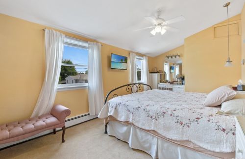 99 Thomas Ave, Bethpage NY  11714-1811 exterior
