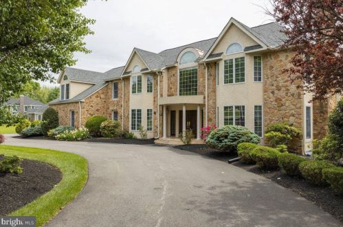 460 Mallard Cir, Blue Bell, PA 19422-2409