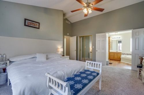 28101 Vista View Dr, Santa Clarita CA  91351-5710 exterior
