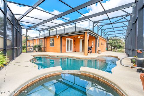 501 Waterside Cir, Titusville FL  32780-3537 exterior
