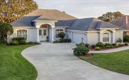 2710 Treasure Cay Ln, Sebring, FL 33875-4775
