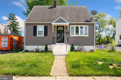 1060 Thompson Ave, Gloucester, NJ 08031-1632