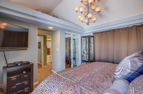 24 Bolivar St, Newport Beach CA  92663-4420 exterior