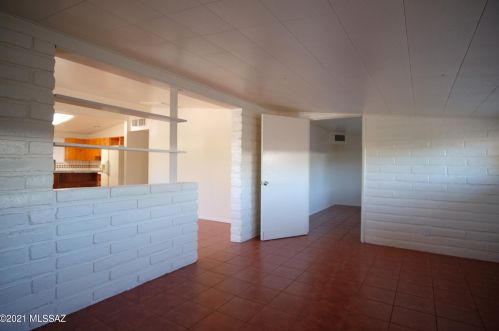 41 Montego Dr, Tucson AZ  85710-1312 exterior