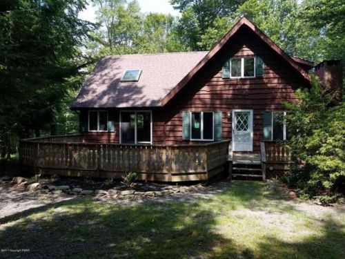 126 Wintergreen Cir, Greentown, PA 18426-7443