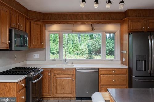 2037 Stone Mill Rd, Lancaster PA  17603-6053 exterior