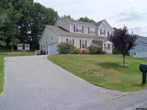 33 Utica Ave, Newtonville, NY 12110-2804