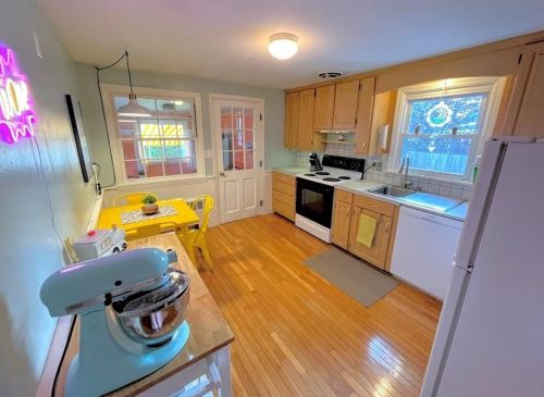 31 Crest Ave, Lincoln RI  02865-3024 exterior