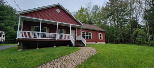 3 Sycamore Ln, Monticello, NY 12701-4329