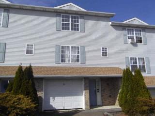 193 Victoria Arms Cir, Kunkletown, PA 18058-7827