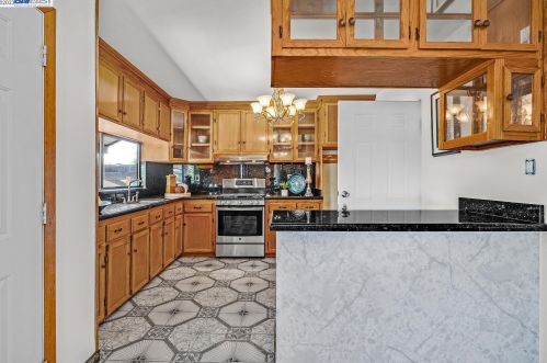 1312 106th Ave, Oakland, CA 94603-3816