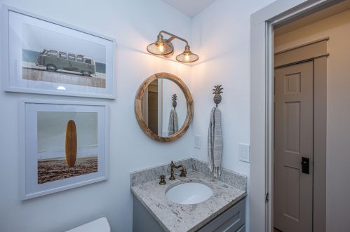 725 Chatter Rd, Mount Pleasant SC  29464-5116 exterior