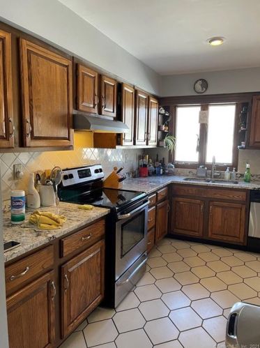 3 Fox Tail Ln, Brookfield Center CT  06804-3705 exterior