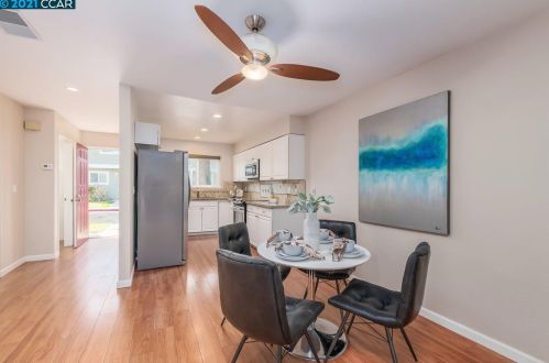 7561 Silvertree Ln, Pleasanton, CA 94568-2255